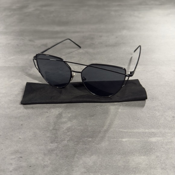 GENTLE MONSTER Accessories - Gentle Monster Sunglasses Lovepunch‎ Black Cat Eye Col. 2 Korea Y2K Modern Chic